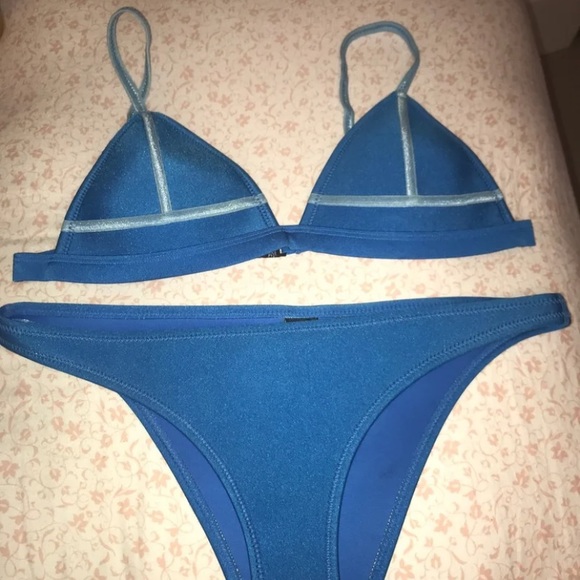 Triangl Bikini - Picture 1 of 2